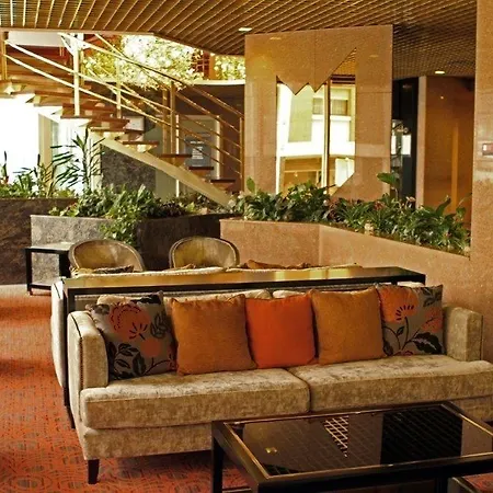 Dighton Hotel 4*