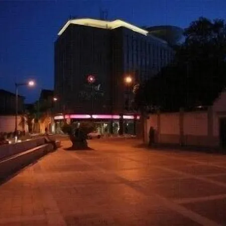 Dighton Hotel 4*