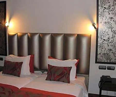 Hotel Dighton