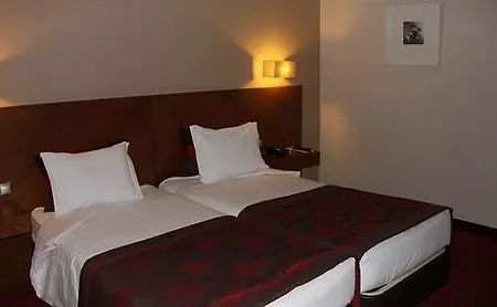 Dighton Hotel