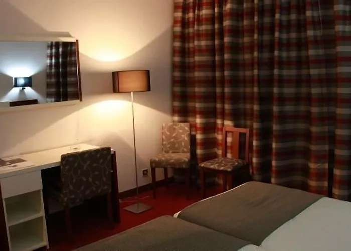 فندق دايتن أوليفيرا دي ازميس