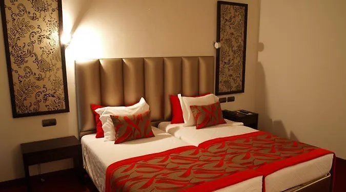 فندق دايتن أوليفيرا دي ازميس